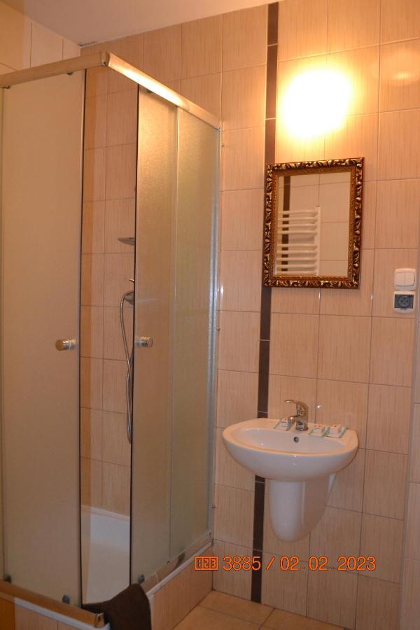 Hotel I Restauracja Jaskolka Alojzow Екстер'єр фото