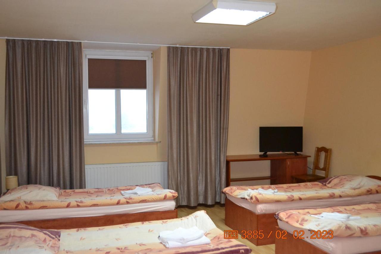 Hotel I Restauracja Jaskolka Alojzow Екстер'єр фото