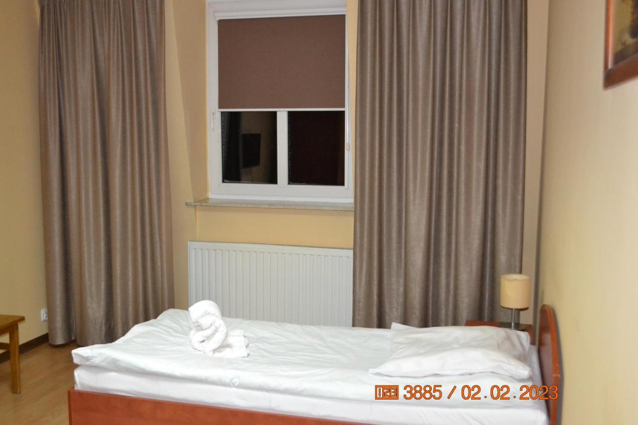 Hotel I Restauracja Jaskolka Alojzow Екстер'єр фото